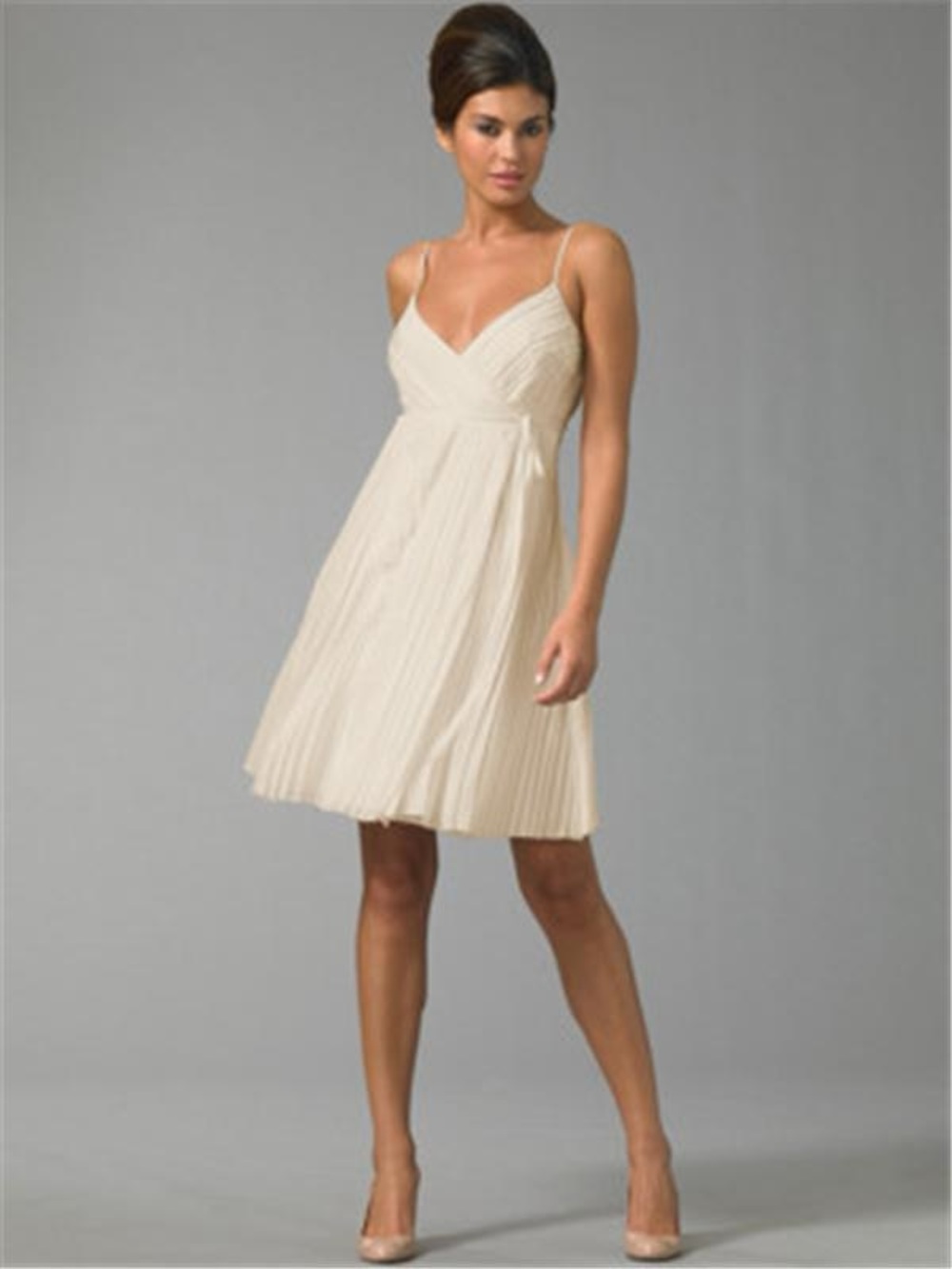 Diane Von Furstenburg 100% Silk Pleated Dress. Size 8. Like new.